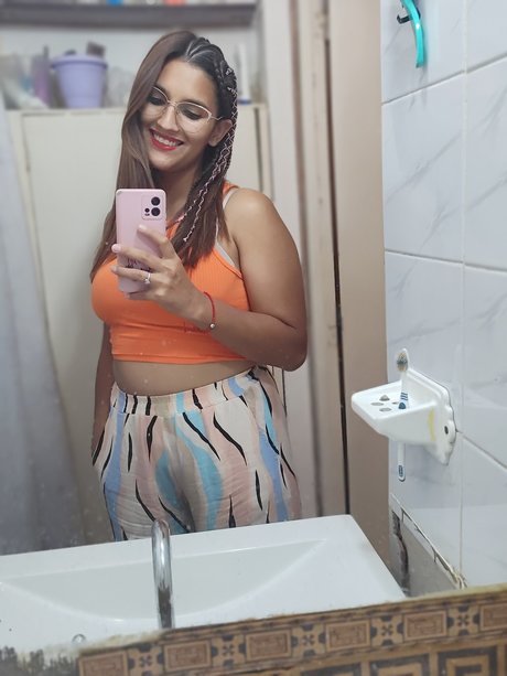 Daira Ailen model hot pictures