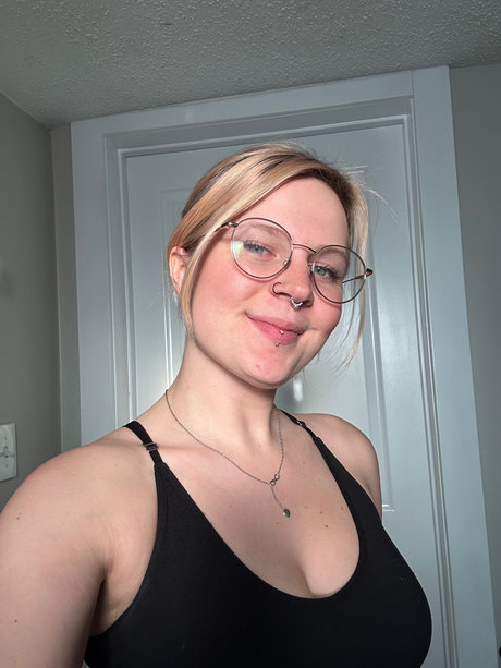 Cynical Sugar pornstar erotic img