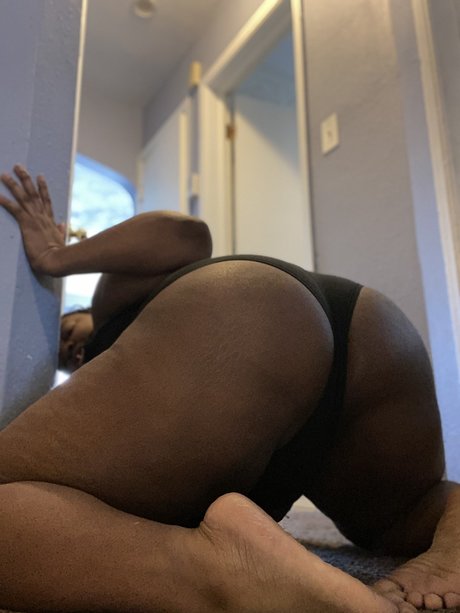 Juicy Cora hd star pics