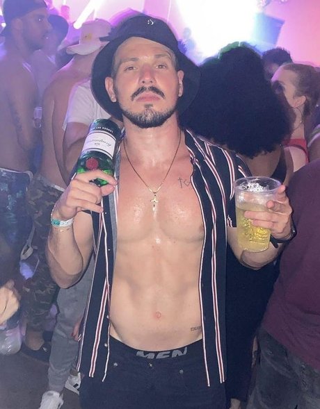 Cleiton Leonardo pretty model galleries