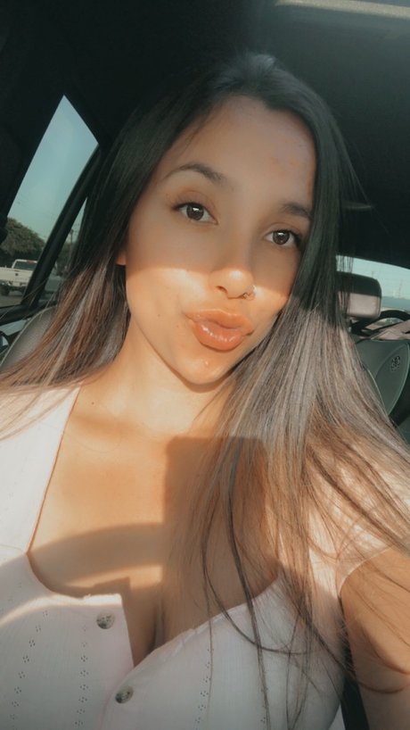 Rose Hudgens porn model picture