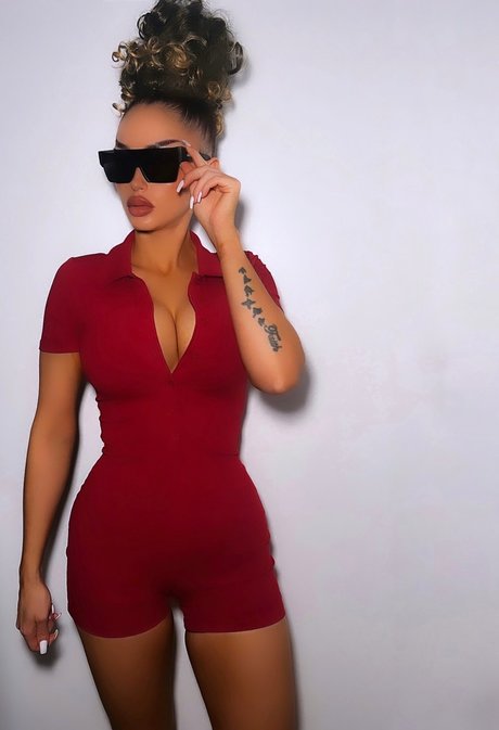 Prettylittletiff nudes actress pictures