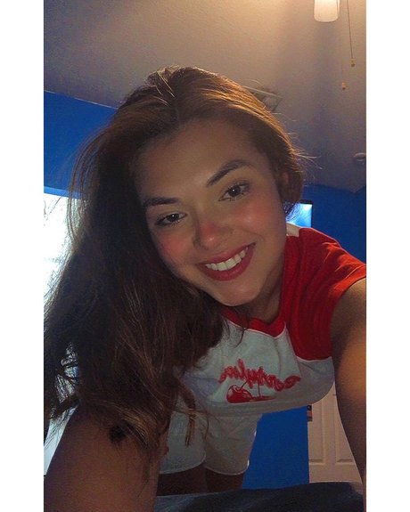 Marissa Jade model top pic