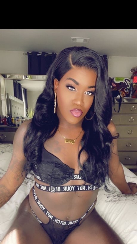 Shemale Chocolate model hot gallery