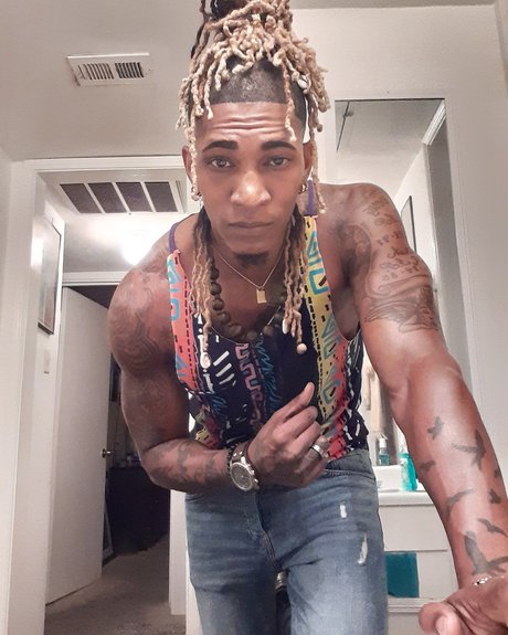 curvy lesbian onlyfans art nude photos