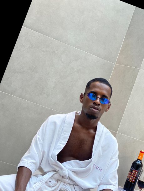 DANIEL BAIANO naked model gallery