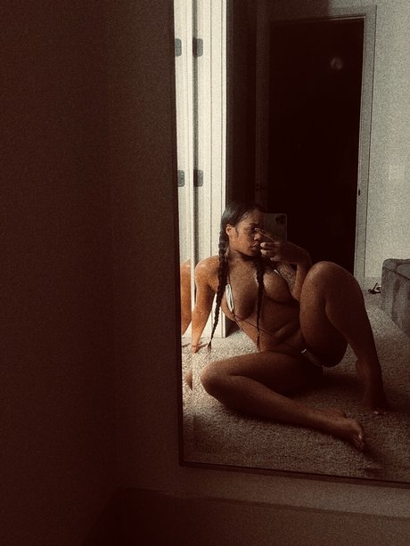 Diff Brand erotic actress image