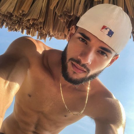 christopher model high quality img