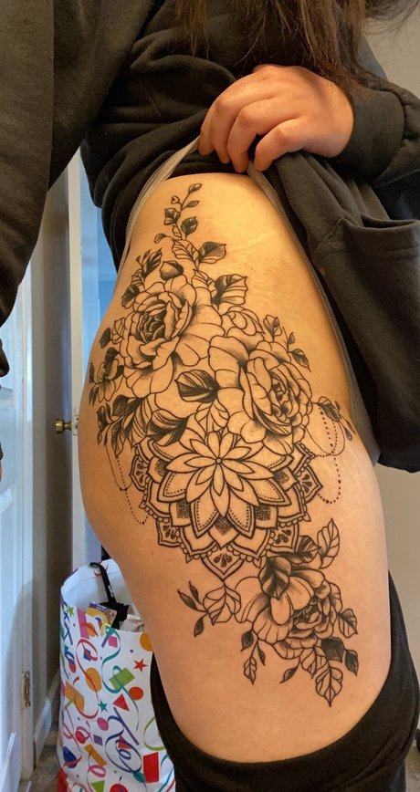 Scorpio Baby sex model photo