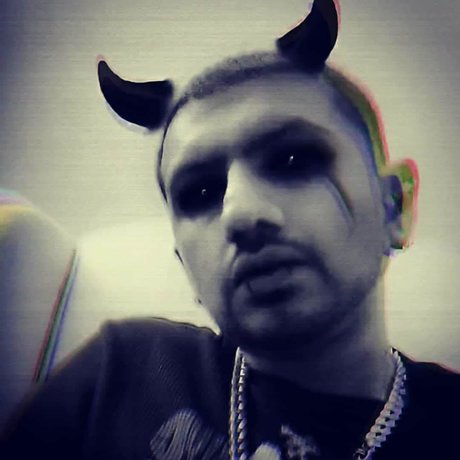 OnlyScams hd model image