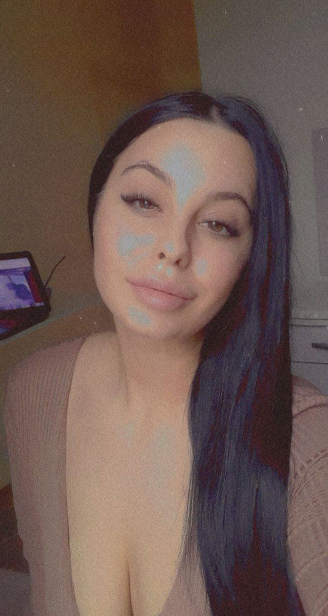 ChristyAv naked model pics