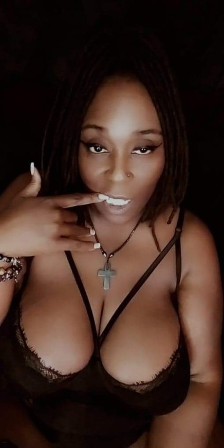 Queen the Tease nudes star photo