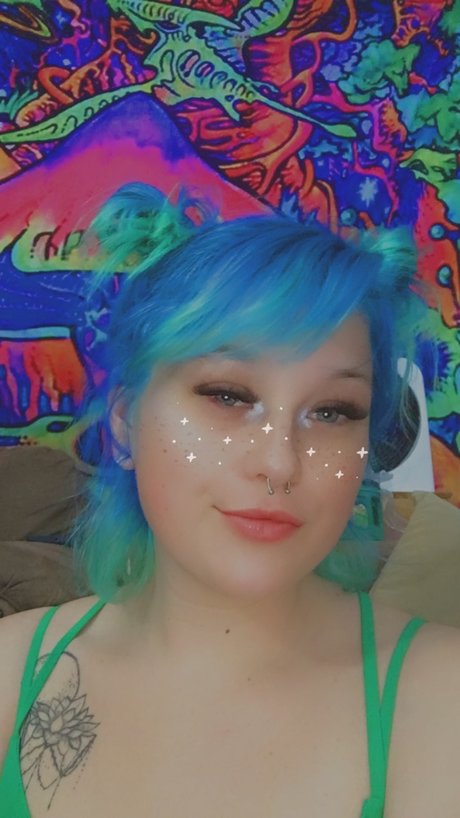 Queen Aurora 420 exclusive actress pictures