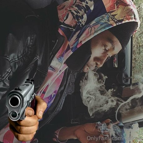 Damien Q_ sexy star pic