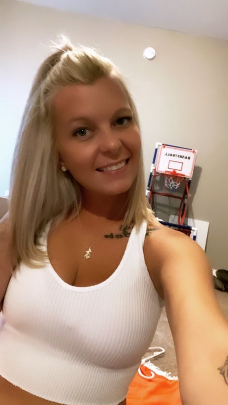 Sarah singleton pornstar erotic image