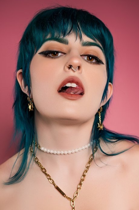 Vee Ives star free pics