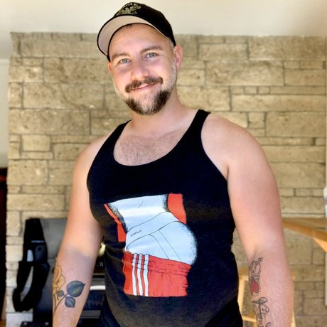 Pup Leo pornstar pics