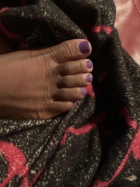 Ebony Feet art model img