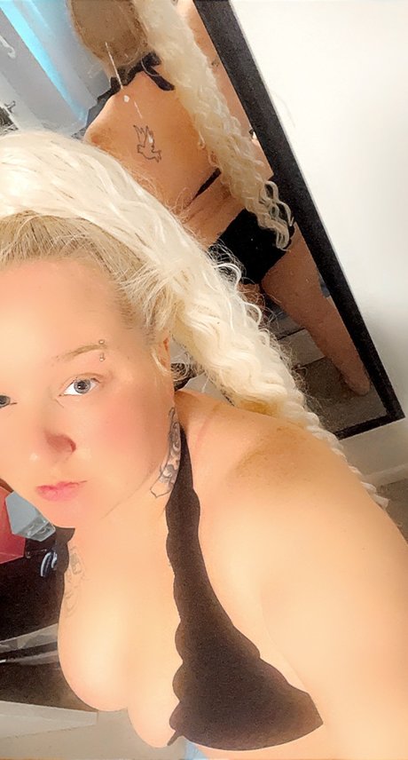 Dally hot actress photo