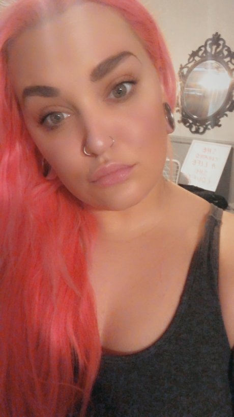 Quinn Victorian naked star images