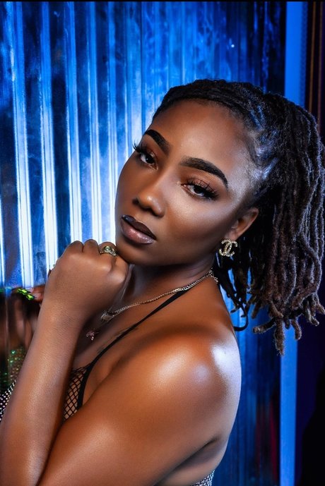 Quincy Roee star pretty photos