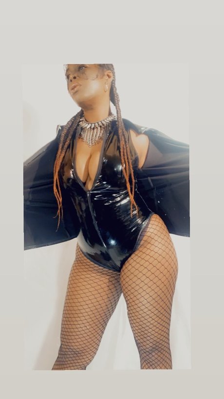 TheeStallion617 model pretty galleries