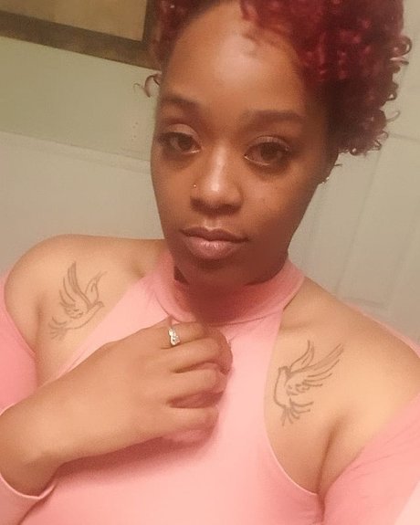 _QueenTriggz_ exclusive pornstar picture