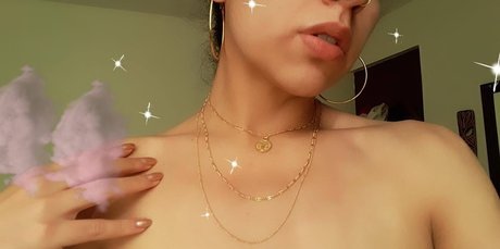 Latin Queen pornstar naked img