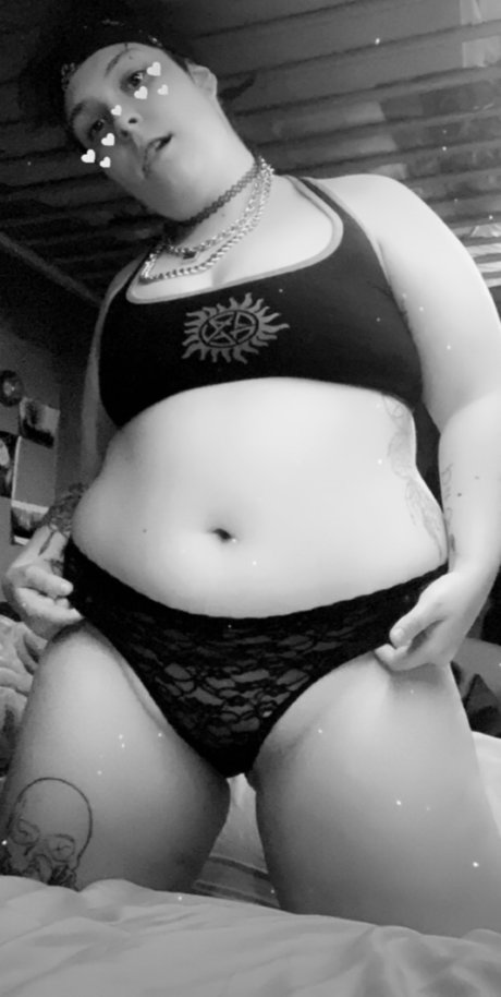 Queen Kriss xxx actress galleries