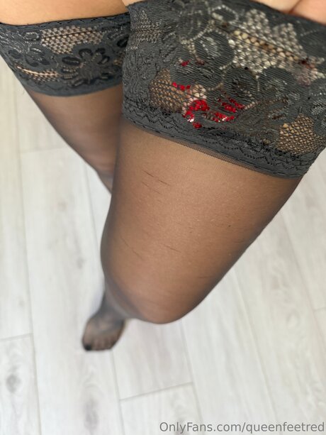 Queenfeetred sexy model archive