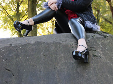 Queen FaeV naked pornstar galleries