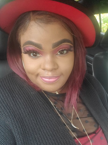 Dollbabe model hot img