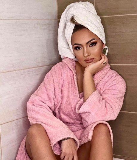 DeeaxsharonFree erotic model pics