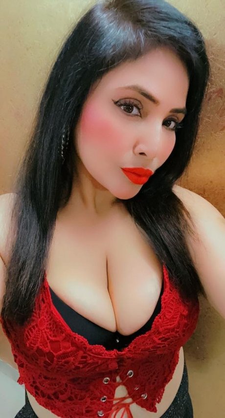 Rajsi Verma hd pornstar images