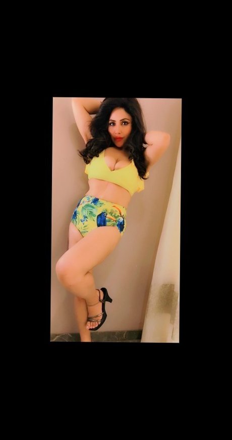 Rajsi Verma model adult photo