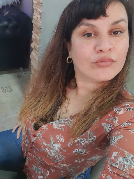 Devora Ruiz exclusive model image