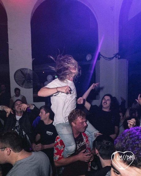 DarbiQ model naked galleries