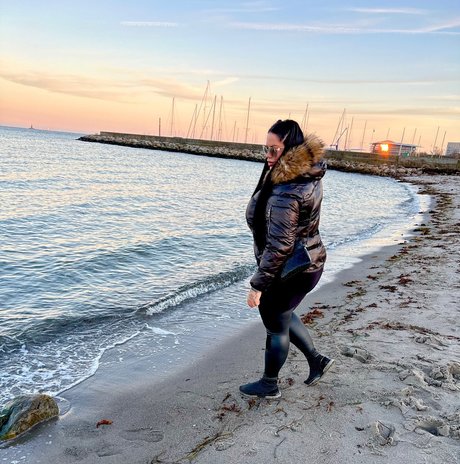 DevilAngelBBW nude model img