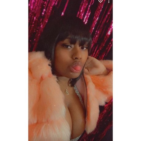 Domo B star top photos