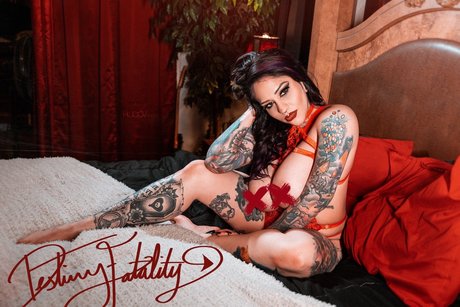 DesTinyfatality hot pornstar galleries