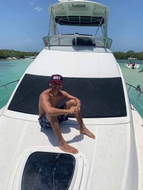 daniel jimenez pretty model img