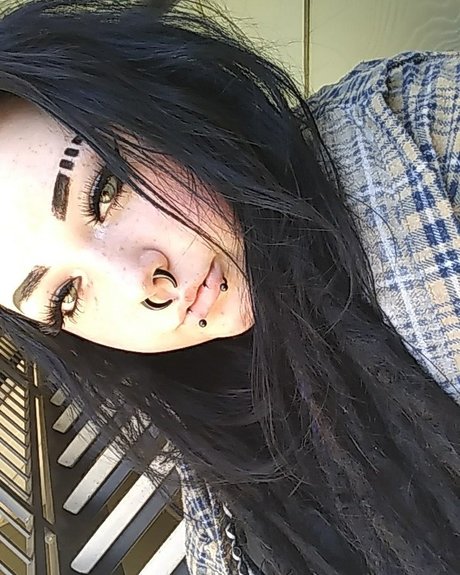 Emme C free pornstar photos