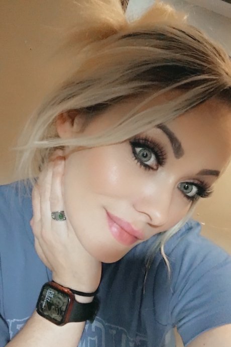 _Divine Gemini_ pornstar img