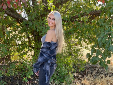 Lola gray pornstar top image