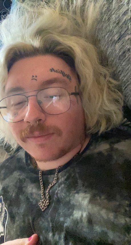 Lil Trashbag sex model images