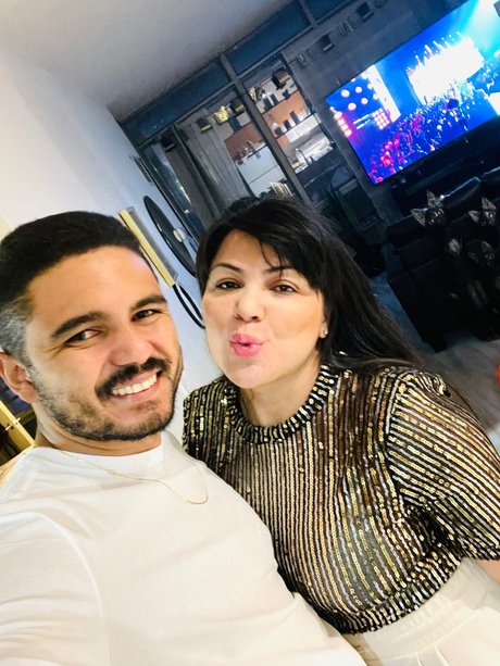 Rosa Chris exclusive actress pics