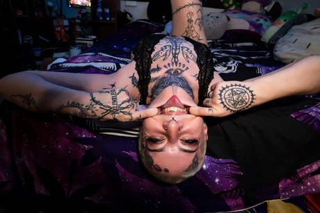 Ditzy Pixie pornographic star picture