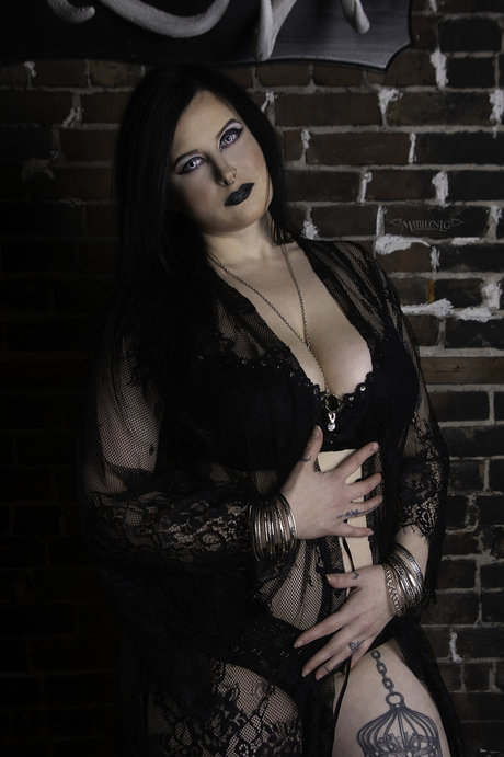 Evora Night porn actress img