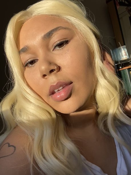 Local Thot_ model xxx gallery