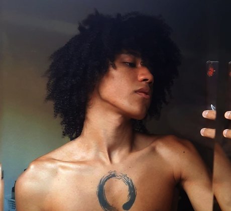 Ricardo Magalh es star erotic images